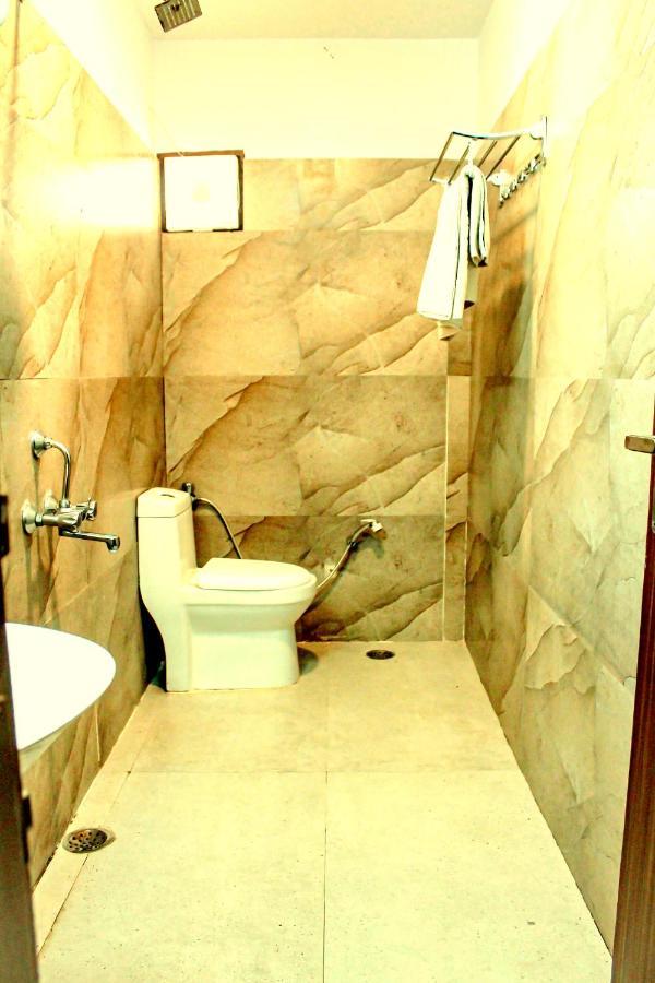 Hotel Tripli Udajpur Zewnętrze zdjęcie