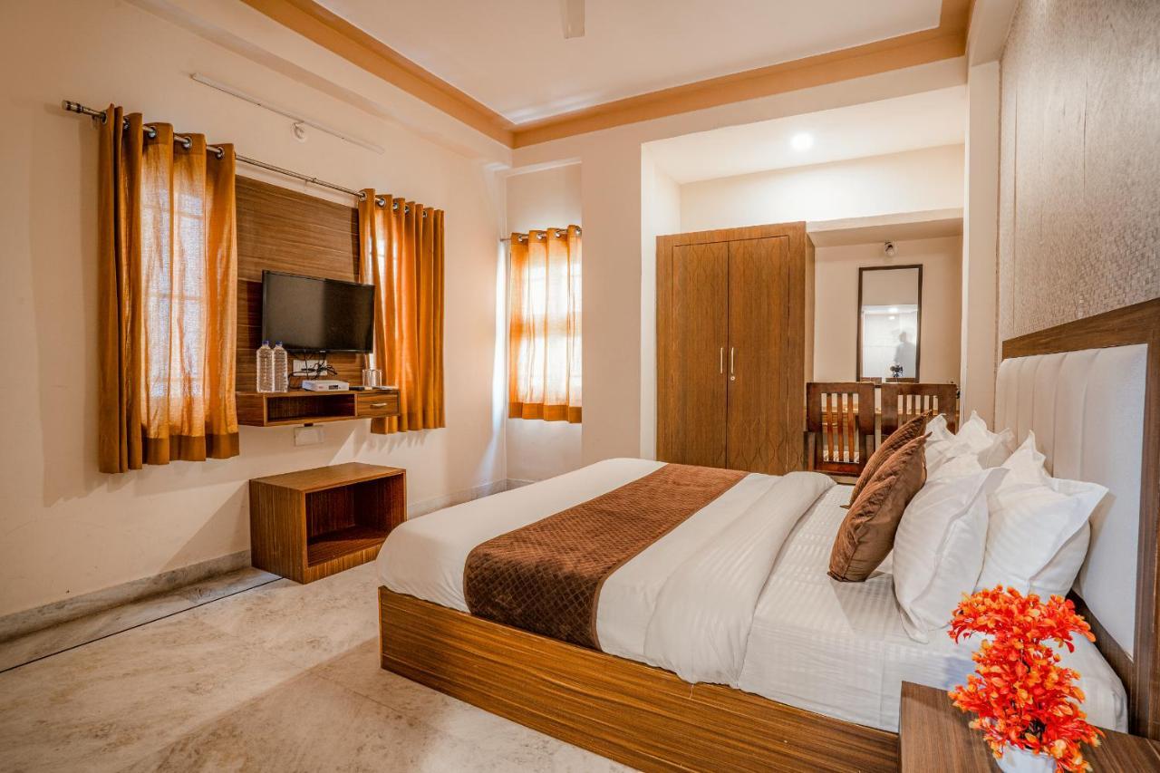 Hotel Tripli Udajpur Zewnętrze zdjęcie