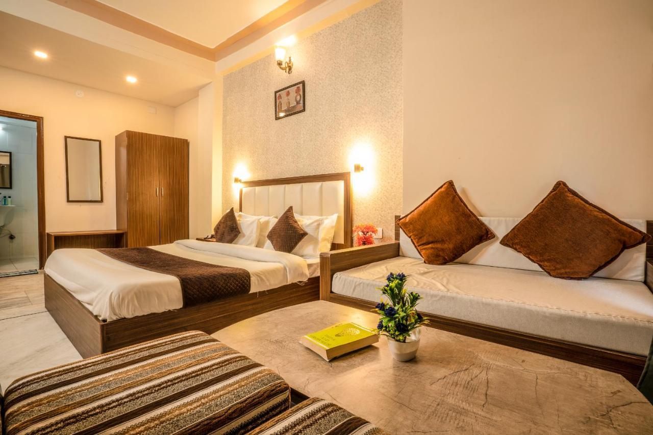 Hotel Tripli Udajpur Zewnętrze zdjęcie
