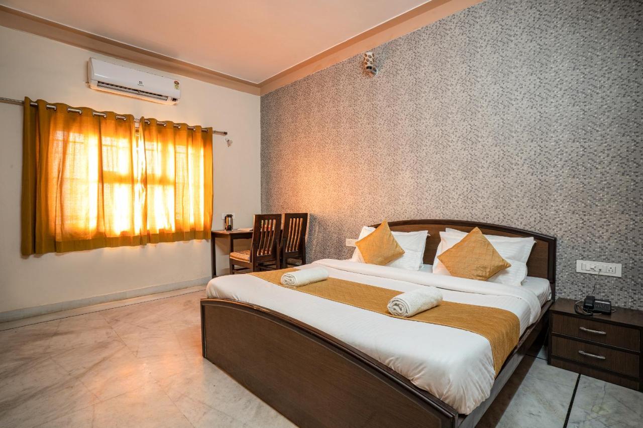 Hotel Tripli Udajpur Zewnętrze zdjęcie