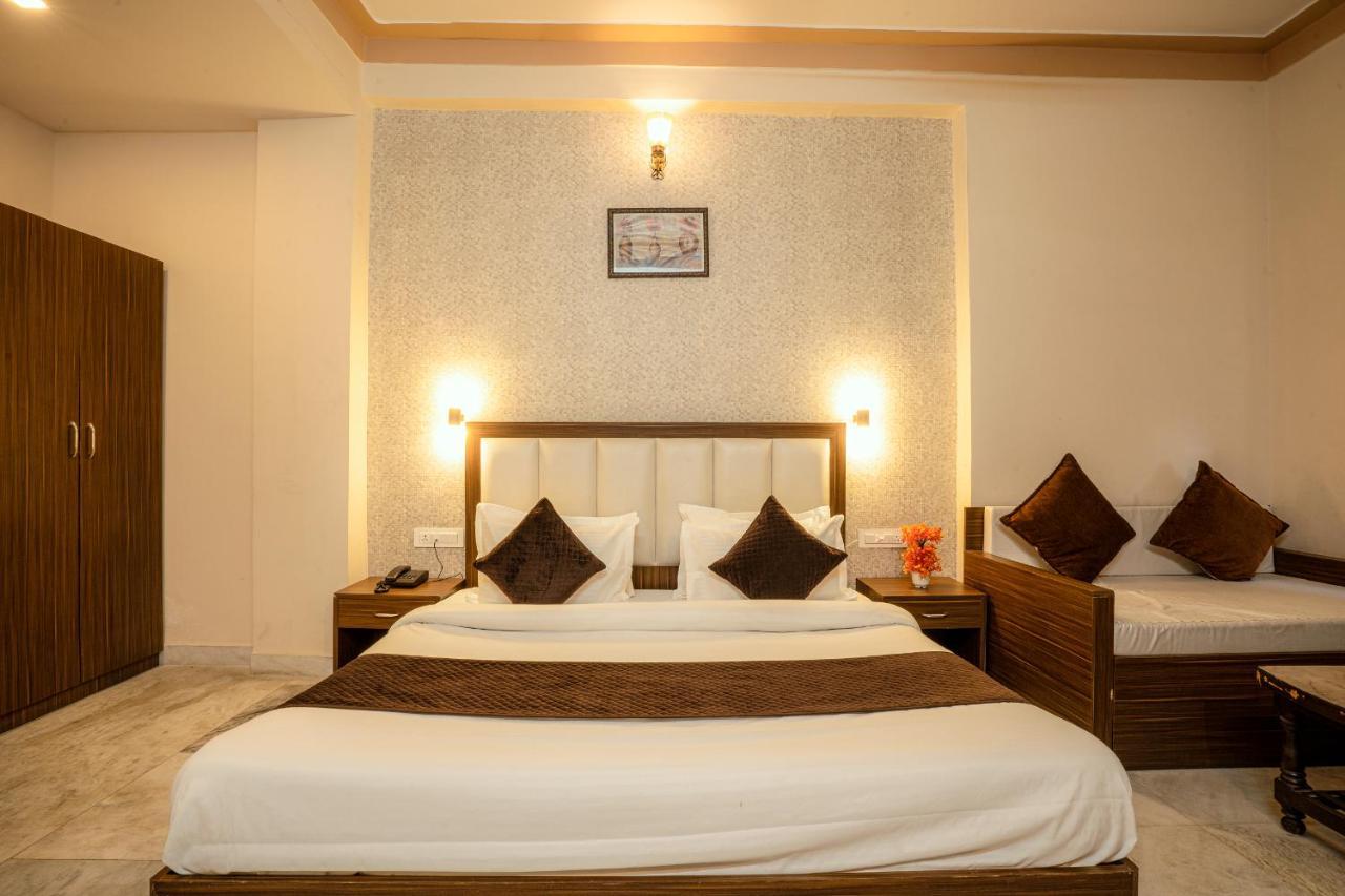 Hotel Tripli Udajpur Zewnętrze zdjęcie