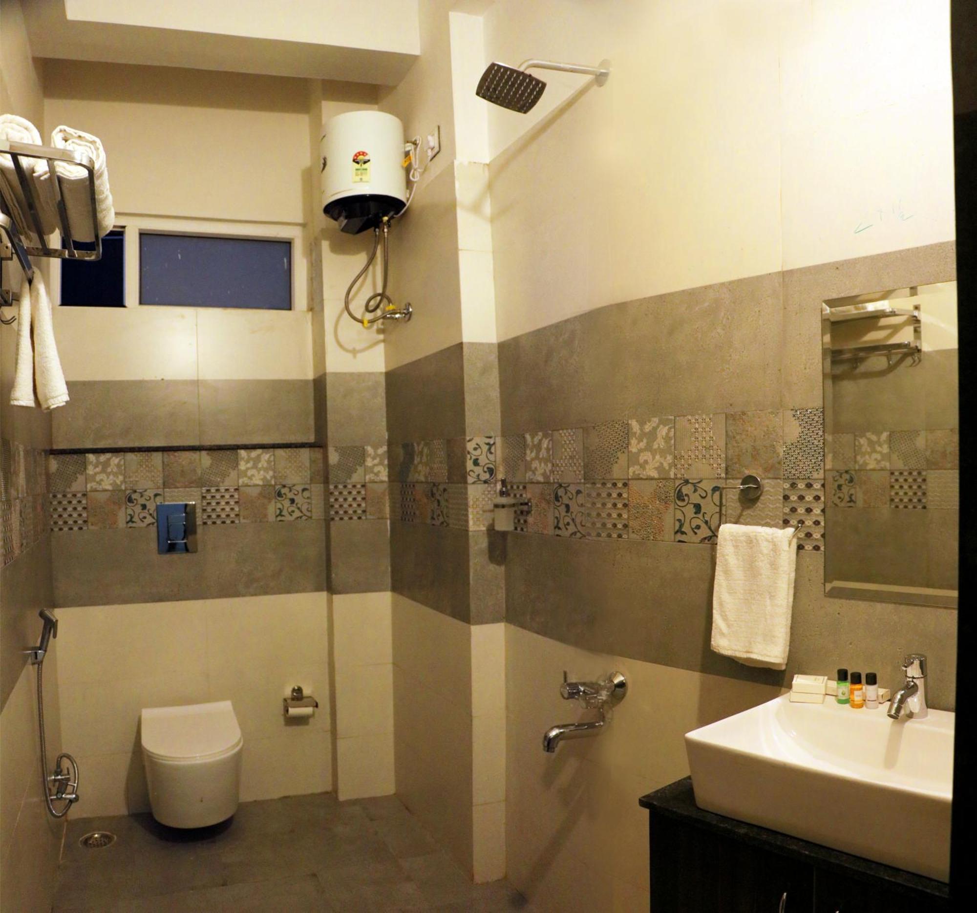 Hotel Tripli Udajpur Zewnętrze zdjęcie